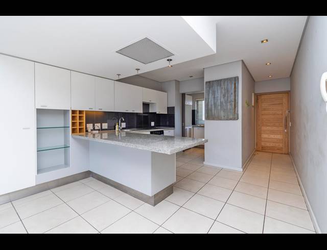 3 BEDROOM APARTMENT RENTED IN DE WATERKANT